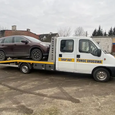 Wyciąganie samochodu z rowu przy drodze — Koszalin, Pomoc Drogowa 24/7